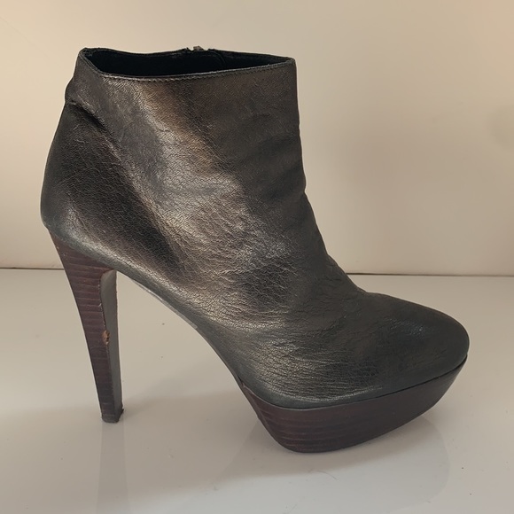 Stewart Weitzman Black Stacked Heeled Booties - Picture 6 of 16
